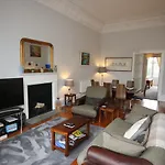 Glencairn Crescent