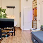 Modern Stockbridge 1 Bedroom Flat
