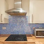 Stunning 2 Bed Near Haymarket With Pool