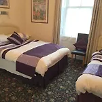 Tania Guest House