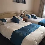 Tania Guest House