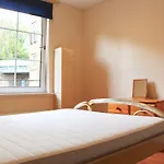 2 Bedroom Flat Near Edinburgh City Centre