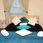 Tony Asga - Aishasakina Apartments
