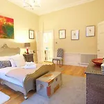 11 York Place Apartment