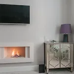 Cosy Holiday Apartment In Edinburgh City Centre, Rose Street