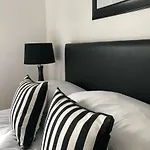Oakhill Apartments Edinburgh