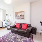 1 Bedroom Flat Near Haymarket