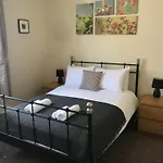 Crags View Apartment
