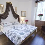 Wonderful Apartment Over Two Floors