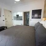 Grosvenor Suites