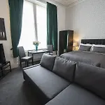 Grosvenor Suites