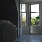 3 Bedroom Flat In Duddingston Village