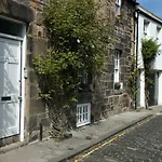 Lovely Mews Apartment In Circus Lane Near Car Park
