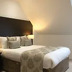 Fountain Court Apartments - Grove Executive