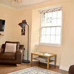 Simon Square Apartment
