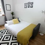 Tron Square Apartment