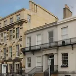 36 Montgomery