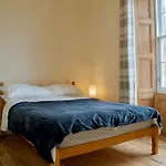 Flat In Stockbridge