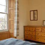 Flat In Stockbridge