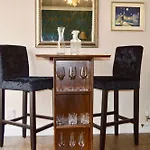 1 Bedroom Apartment On Royal Mile