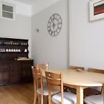 2 Bedroom Stockbridge Apartment