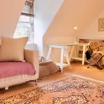 1 Bedroom Studio In Edinburgh
