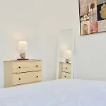 2 Bedroom Apartment Near Murrayfield