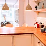 2 Bedroom Apartment In The Heart Of The City