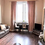 2 Bedroom Central Apartment