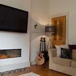 2 Bedroom Apartment With Castle Views