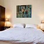 Fabulous 3 Bedroom Central Flat With Castle Views