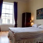 Fabulous 3 Bedroom Central Flat With Castle Views