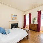 Gayfield Place
