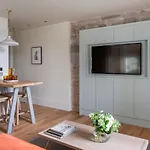 Abbey Strand Apartments, At Holyrood