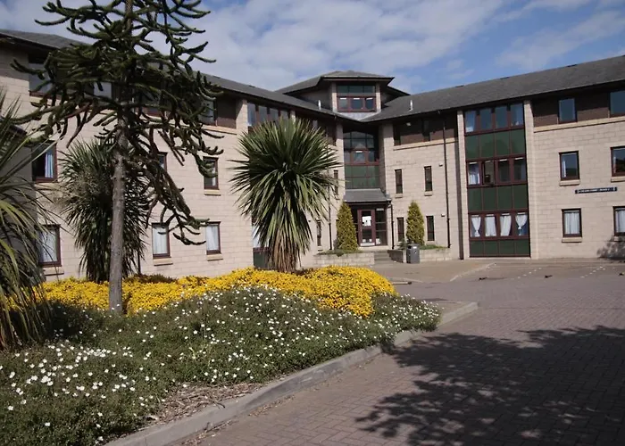 Fraser Court