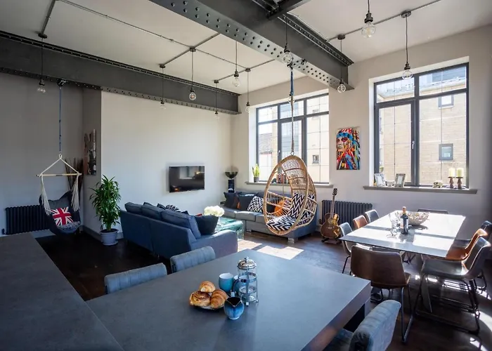 Luxury Manhattan Loft-Style Apartment Near Edinburgh City Centre