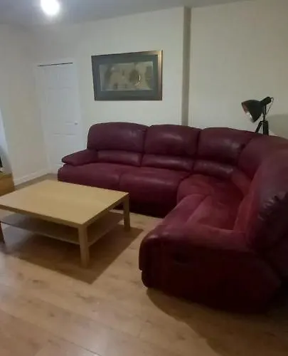 Lovely Spacious Double Beds Sleeps 8