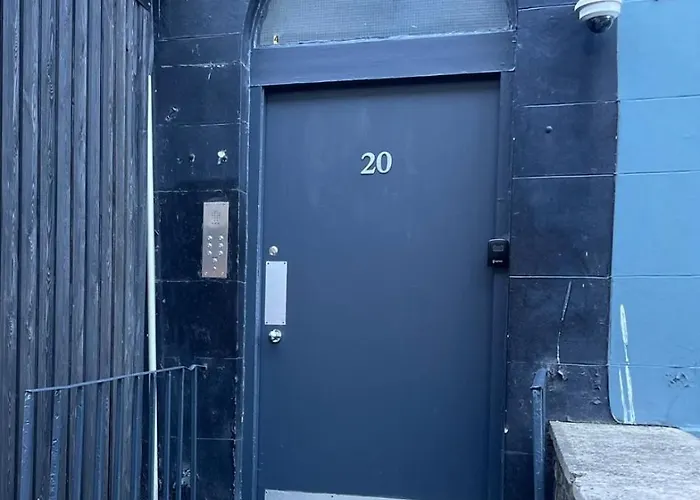 Central Morrison Street Apartment