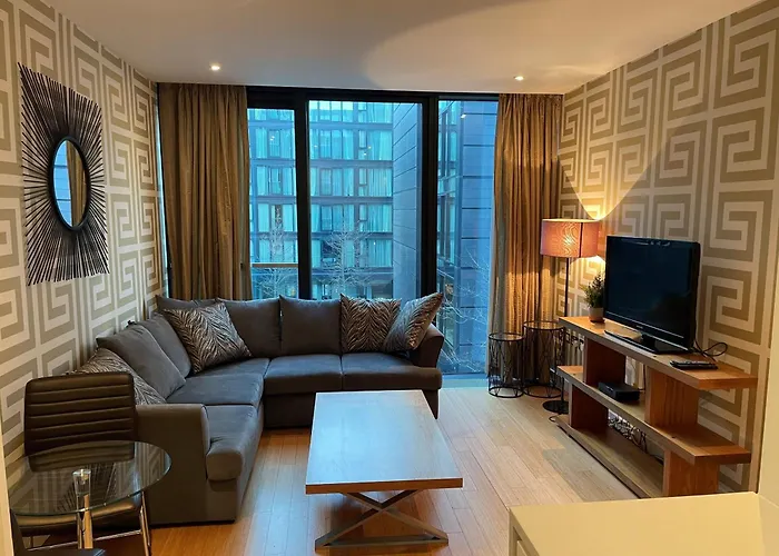 Very Centrally Located Chic One Bed Quartermile Apartment