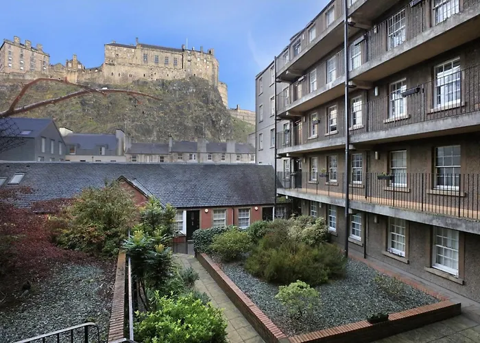 Grassmarket Apartment With Amazing Castle View