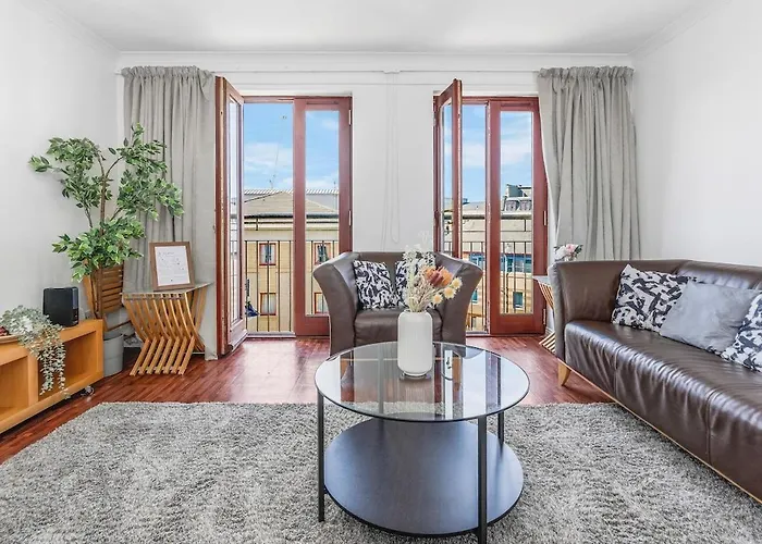 Modern 2 Bedroom Apartment In City Centre