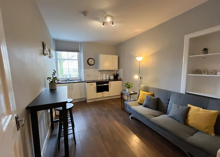 Comfortable One-Bedroom Apartment Free Parking Space
