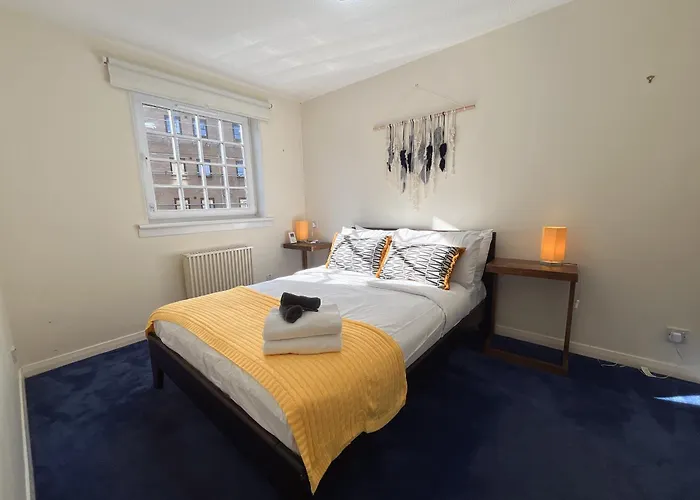Relaxing Free Parking Space For One Room