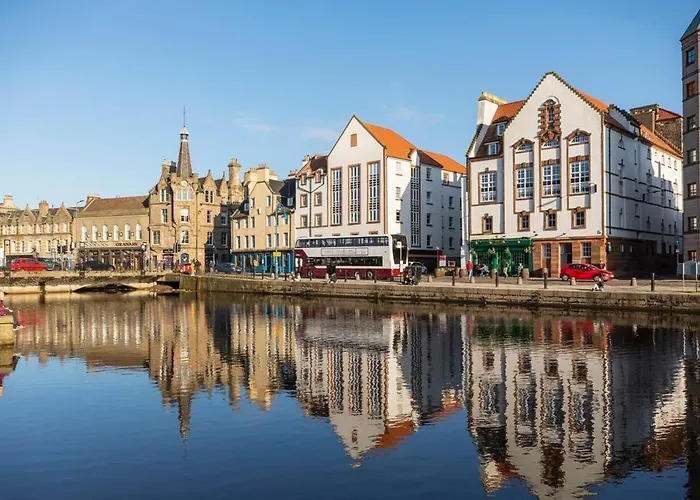 The Shore Modern Edinburgh 2 Bedroom Apartment