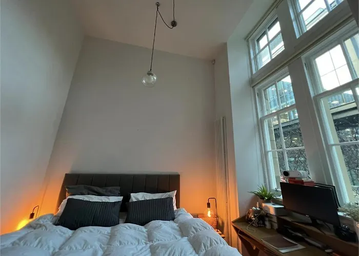 Ensuite Room In The City