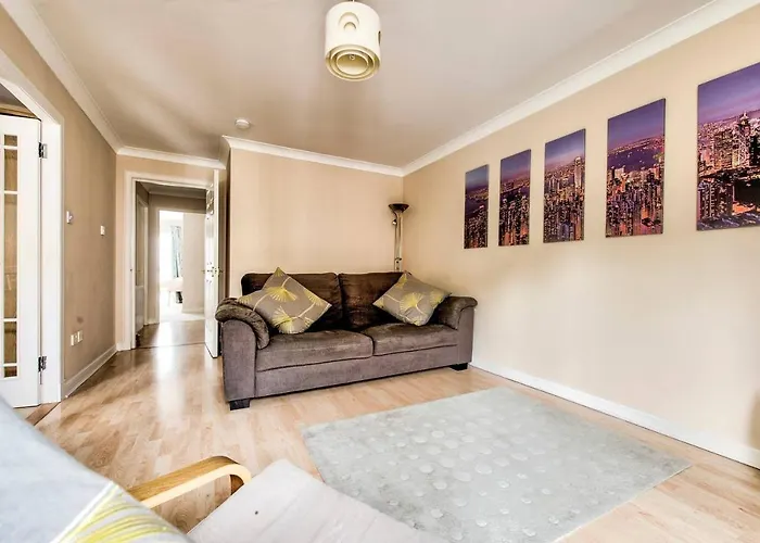 Spacious Apartment Next Water Of Leith