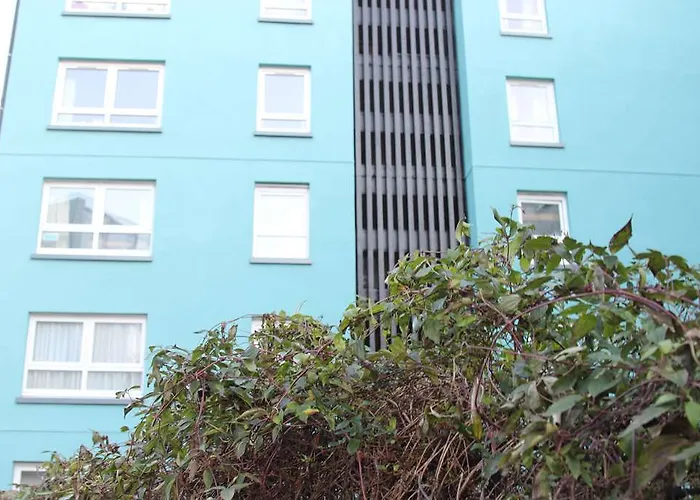 Tony Asga - Aishasakina Apartments