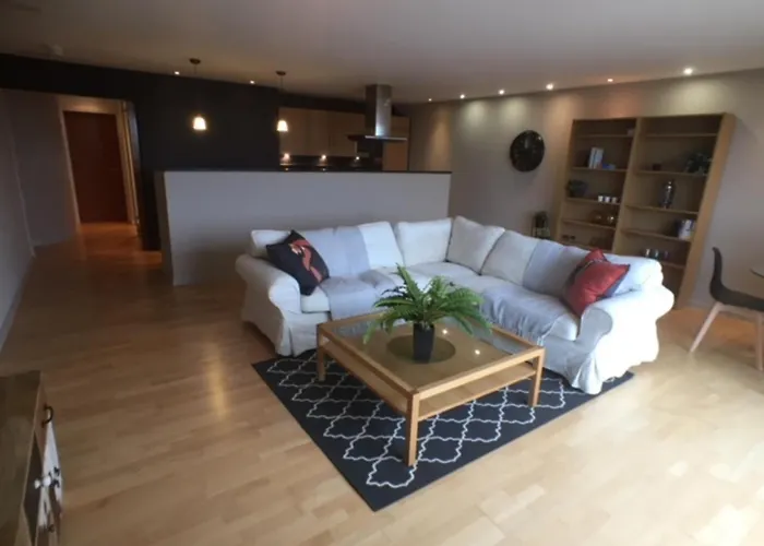 Penthouse Apartment In Edinburgh\'S City Centre