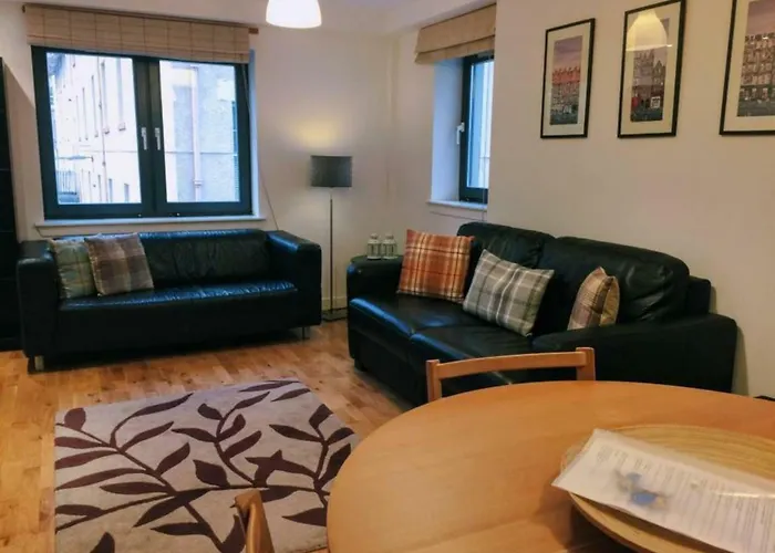 2 Bedroom In Edinburgh Old Town