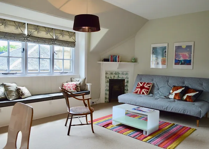 2 Bedroom Flat In Edinburgh